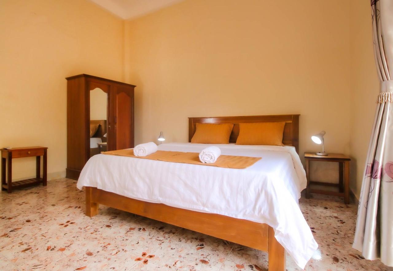 Arcadia Downtown Hostel Kampot Exterior photo