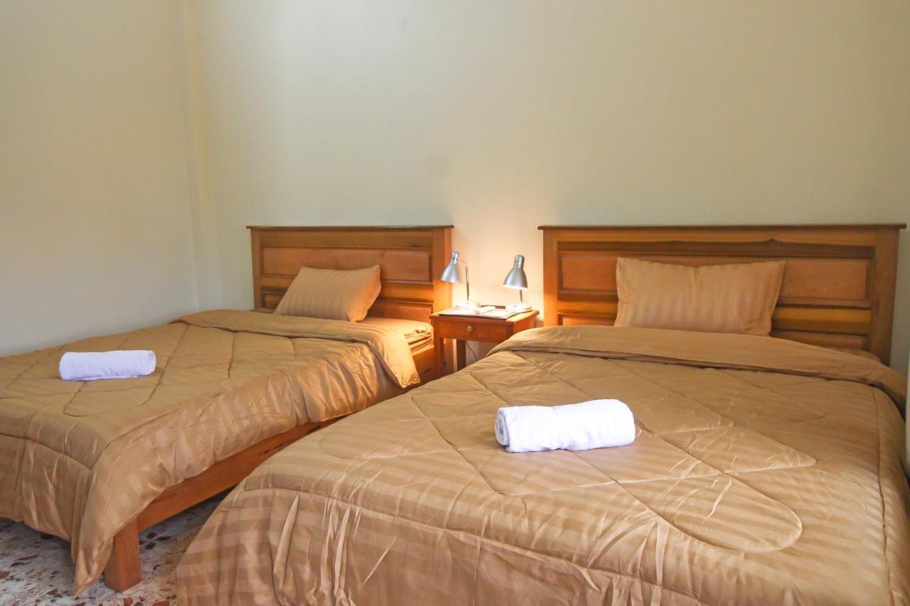 Arcadia Downtown Hostel Kampot Exterior photo