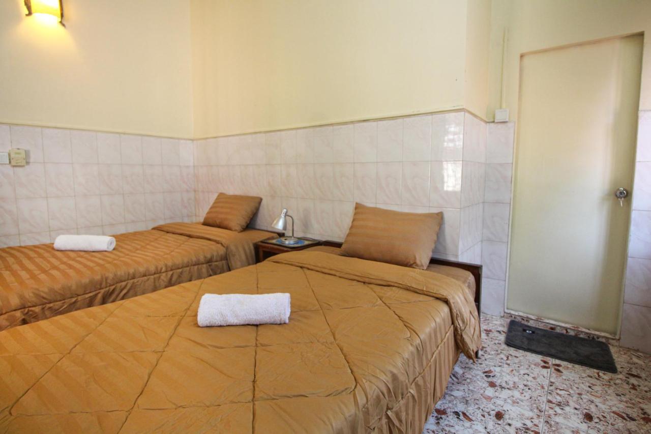 Arcadia Downtown Hostel Kampot Exterior photo