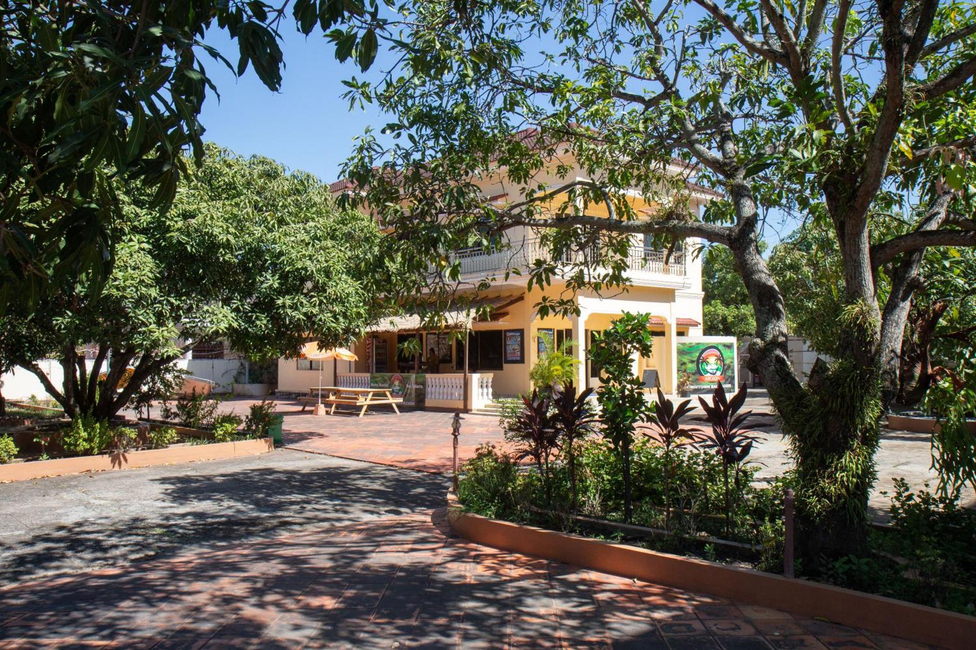Arcadia Downtown Hostel Kampot Exterior photo